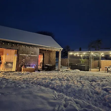 Charme Et Bien-etre Jacuzzi Et Nature Pres De Chalet