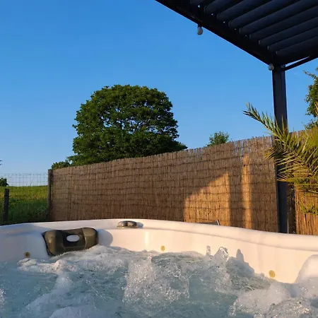 Charme Et Bien-etre Jacuzzi Et Nature Pres De *