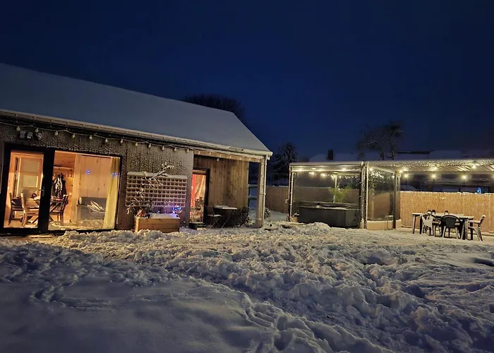 Neuf Avec Jacuzzi Et Jardin Privés - Chalet
