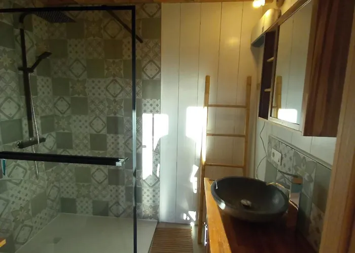 Charme Et Bien-etre Jacuzzi Et Nature Pres De Chalet